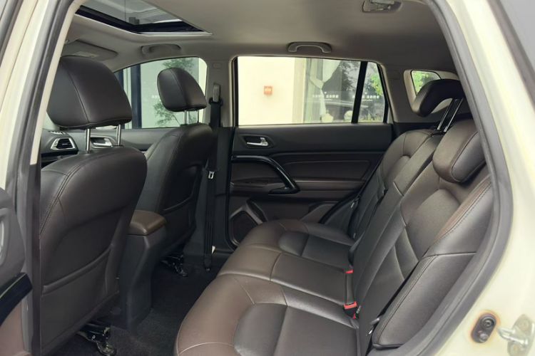Used GAC Trumpchi GS4 2016 235T G-DCT Elite Edition Interior 5