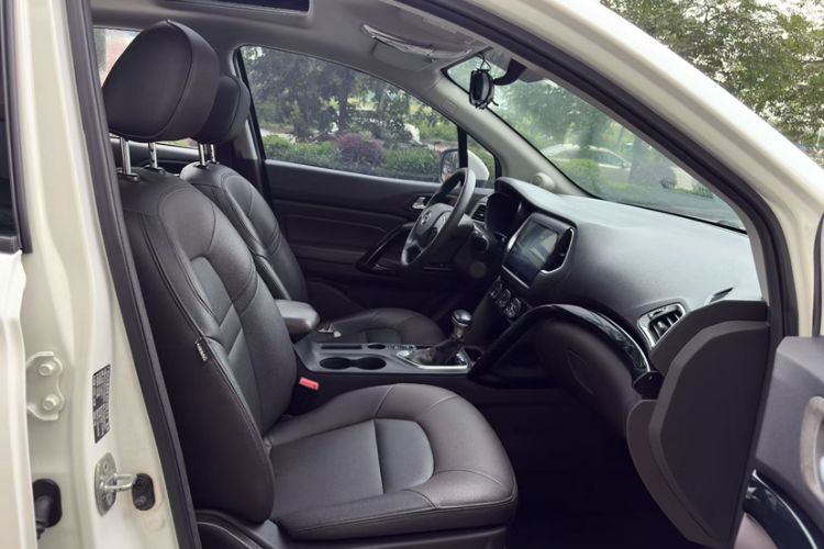 Used GAC Trumpchi GS4 2016 235T G-DCT Elite Edition Interior 8