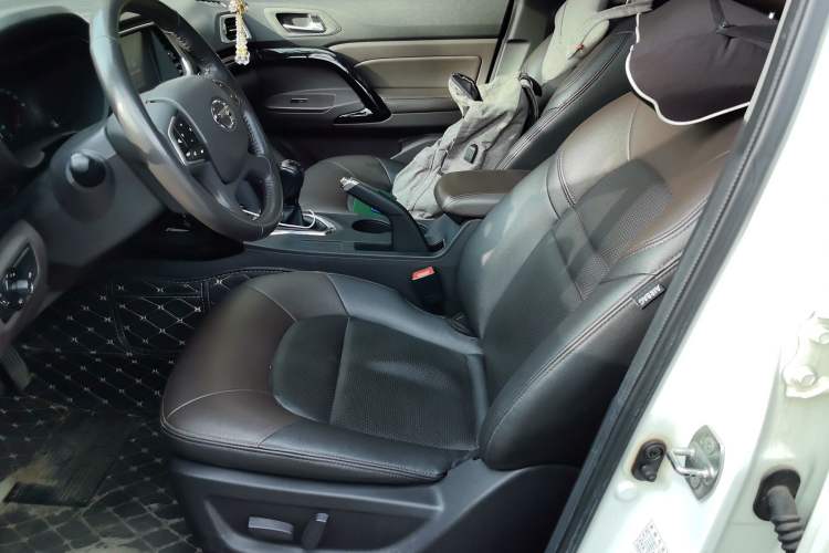 Used GAC Trumpchi GS4 2016 235T Manual Luxury Edition Left Front Seat