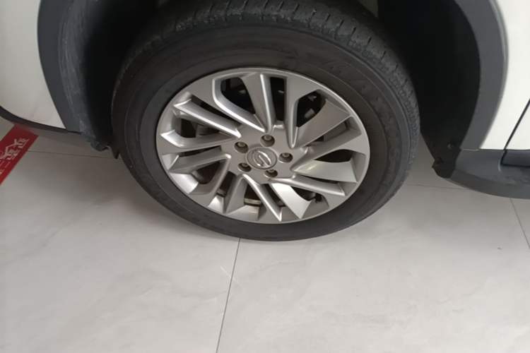 Used GAC Trumpchi GS4 2016 235T Manual Comfort Edition Left Front Wheel Hub