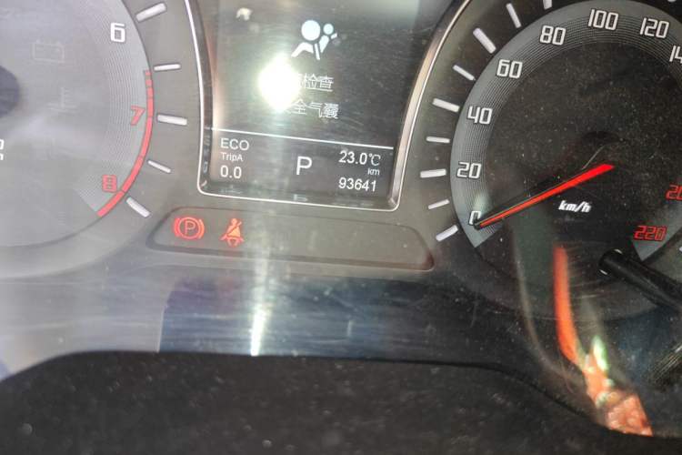 Used GAC Trumpchi GS4 2016 235T G-DCT Elite Edition Odometer Close Up