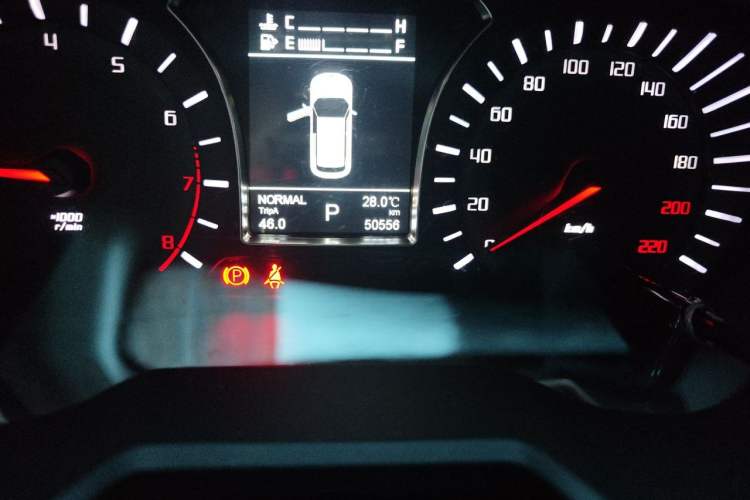Used GAC Trumpchi GS4 2016 235T G-DCT Luxury Edition Odometer Close Up