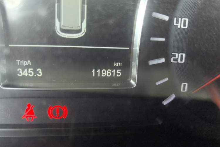 Used GAC Trumpchi GS4 2016 235T Manual Luxury Edition Odometer Close Up