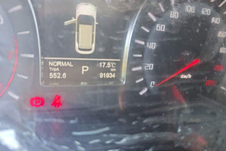 Used GAC Trumpchi GS4 2016 235T G-DCT Elite Edition Odometer Close Up