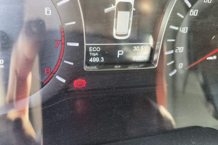 Used GAC Trumpchi GS4 2016 235T G-DCT Luxury Edition Odometer Close Up