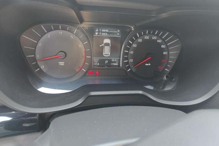 Used GAC Trumpchi GS4 2016 235T G-DCT Elite Edition Odometer Close Up