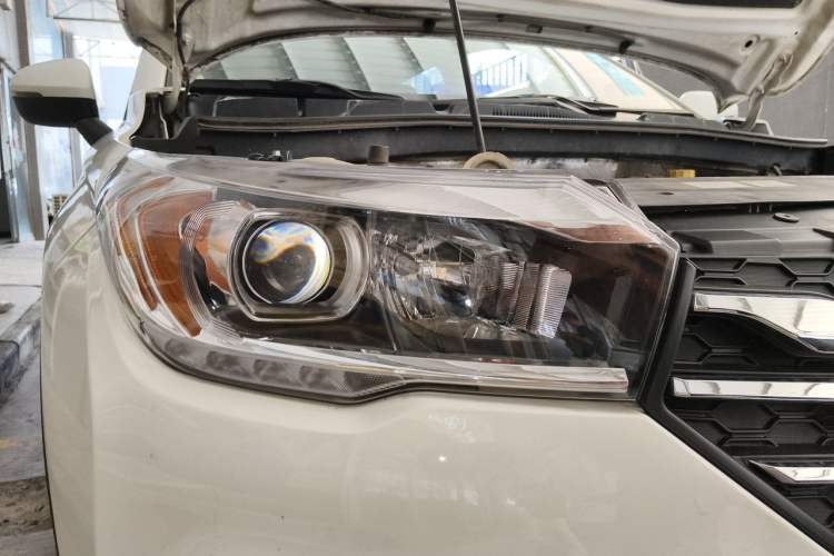 Used GAC Trumpchi GS4 2016 235T Manual Comfort Edition Right Front Headlight