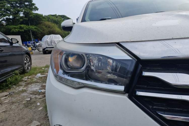 Used GAC Trumpchi GS4 2016 235T Manual Luxury Edition Right Front Headlight