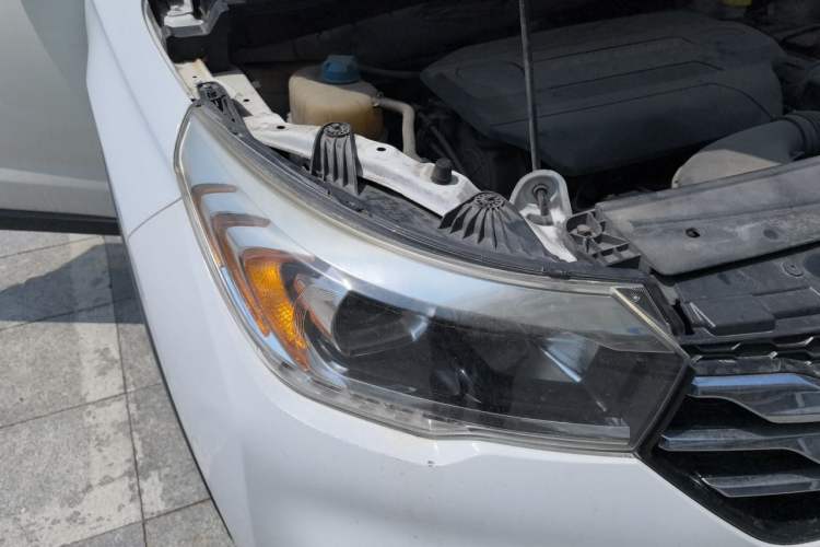 Used GAC Trumpchi GS4 2016 235T Manual Luxury Edition Right Front Headlight