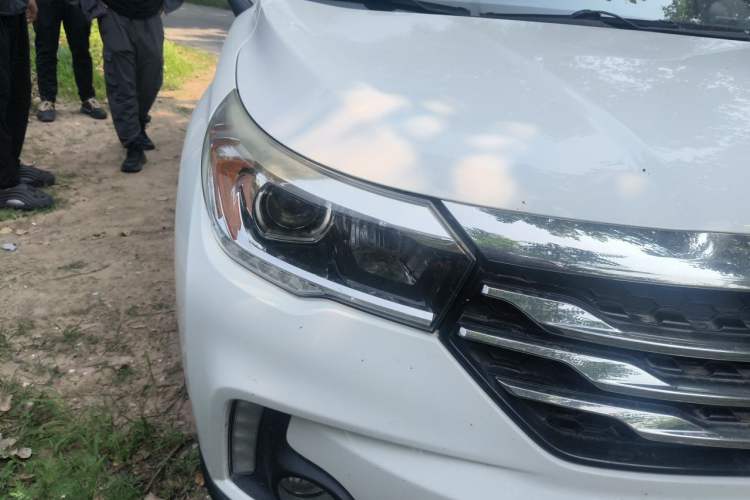 Used GAC Trumpchi GS4 2016 235T Manual Luxury Edition Right Front Headlight