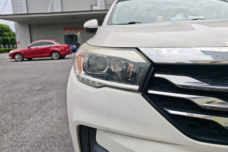 Used GAC Trumpchi GS4 2016 235T Manual Comfort Edition Right Front Headlight