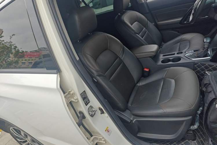Used GAC Trumpchi GS4 2016 235T G-DCT Luxury Edition Right Front Seat
