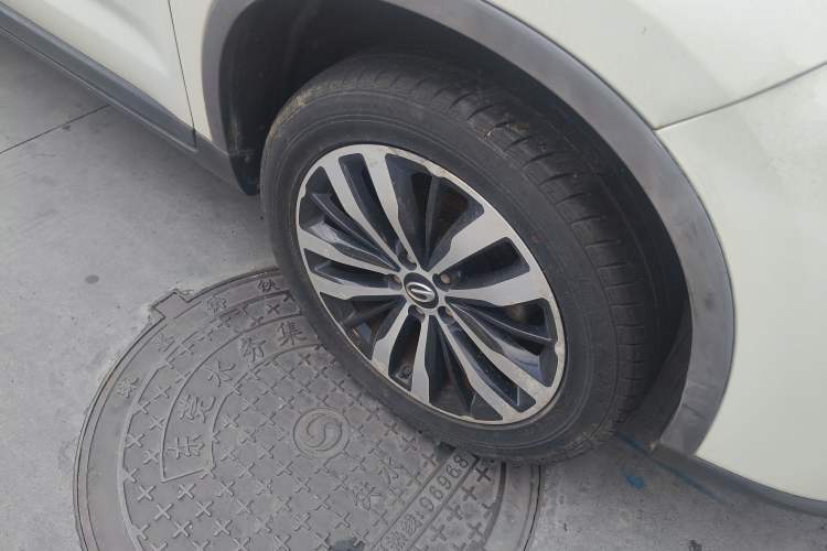Used GAC Trumpchi GS4 2016 235T Manual Luxury Edition Right Front Wheel Hub