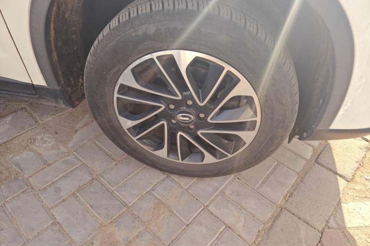 Used GAC Trumpchi GS4 2016 235T G-DCT Elite Edition Right Front Wheel Hub