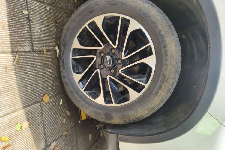 Used GAC Trumpchi GS4 2016 235T G-DCT Elite Edition Right Front Wheel Hub