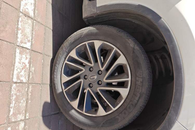 Used GAC Trumpchi GS4 2016 235T G-DCT Elite Edition Right Front Wheel Hub