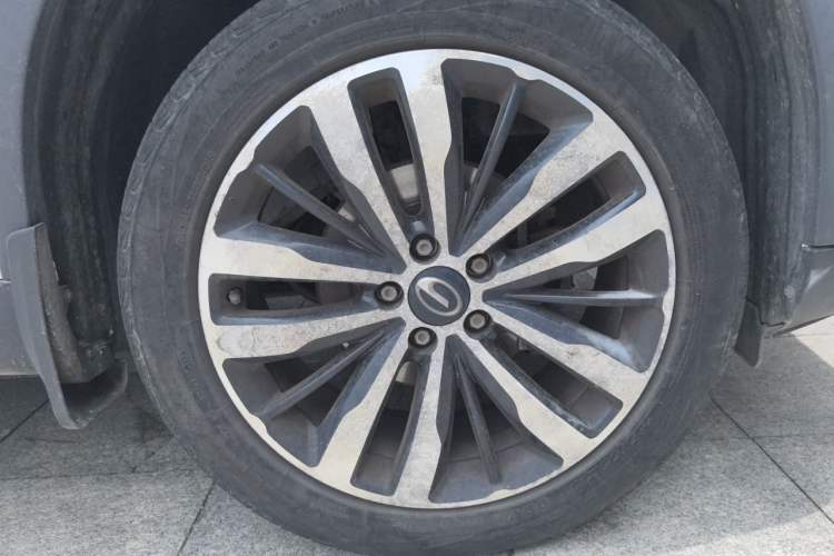 Used GAC Trumpchi GS4 2016 235T Manual Luxury Edition Right Front Wheel Hub