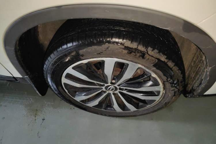 Used GAC Trumpchi GS4 2016 235T Manual Luxury Edition Right Front Wheel Hub
