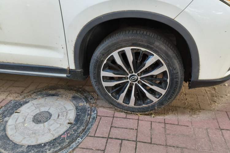 Used GAC Trumpchi GS4 2016 235T Manual Luxury Edition Right Front Wheel Hub