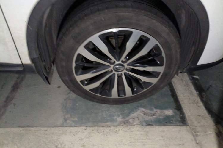 Used GAC Trumpchi GS4 2016 235T G-DCT Premium Edition Right Front Wheel Hub