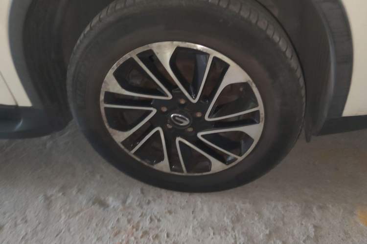 Used GAC Trumpchi GS4 2016 235T G-DCT Elite Edition Right Front Wheel Hub