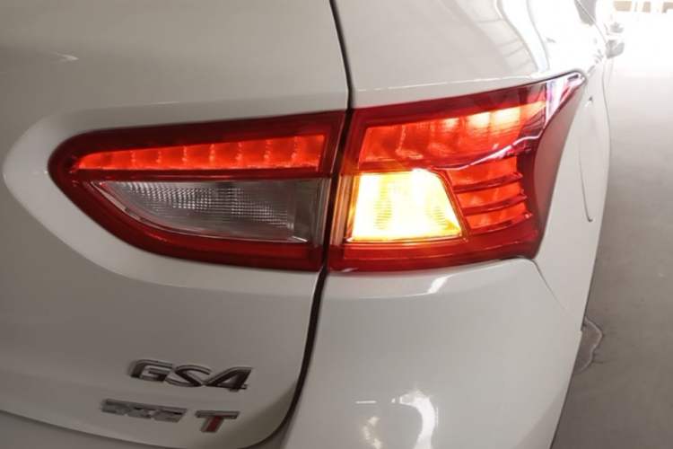 Used GAC Trumpchi GS4 2016 235T Manual Luxury Edition Right Rear Taillight