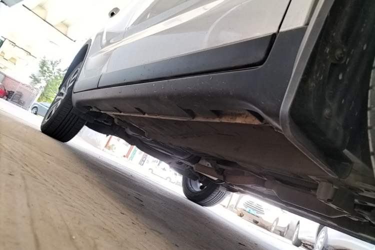 Used GAC Trumpchi GS4 2016 235T Manual Luxury Edition Right Side Sill