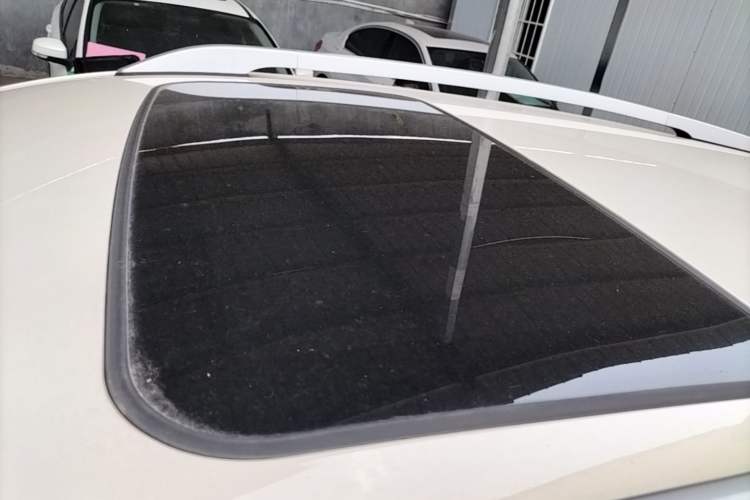 Used GAC Trumpchi GS4 2016 235T Manual Luxury Edition Roof