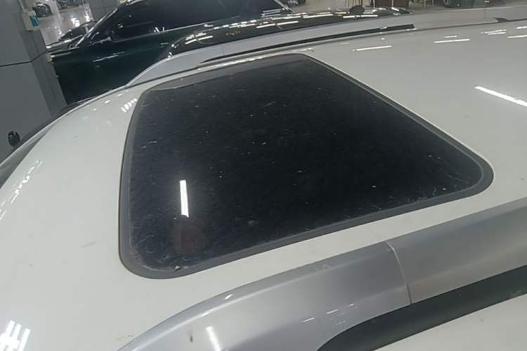 Used GAC Trumpchi GS4 2016 235T Manual Luxury Edition Roof