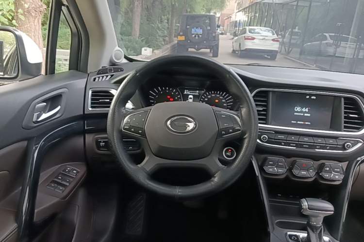 Used GAC Trumpchi GS4 2016 235T G-DCT Luxury Edition Steering Wheel