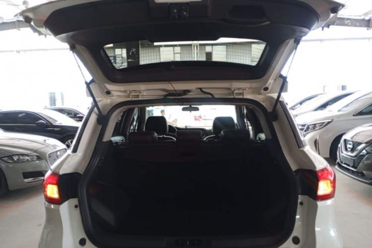 Used GAC Trumpchi GS4 2016 235T Manual Luxury Edition Trunk