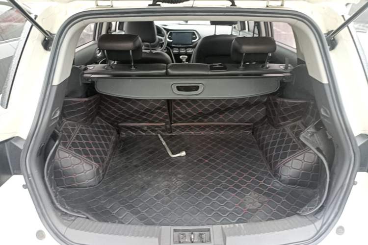 Used GAC Trumpchi GS4 2016 235T G-DCT Elite Edition Trunk
