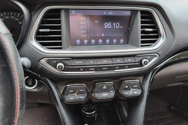 Used GAC Trumpchi GS4 2016 235T G-DCT Luxury Edition Audio And AC Panel