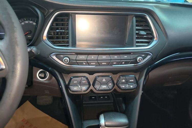 Used GAC Trumpchi GS4 2016 235T G-DCT Luxury Edition Audio And AC Panel