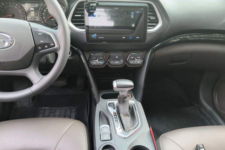 Used GAC Trumpchi GS4 2016 235T G-DCT Elite Edition Audio And AC Panel