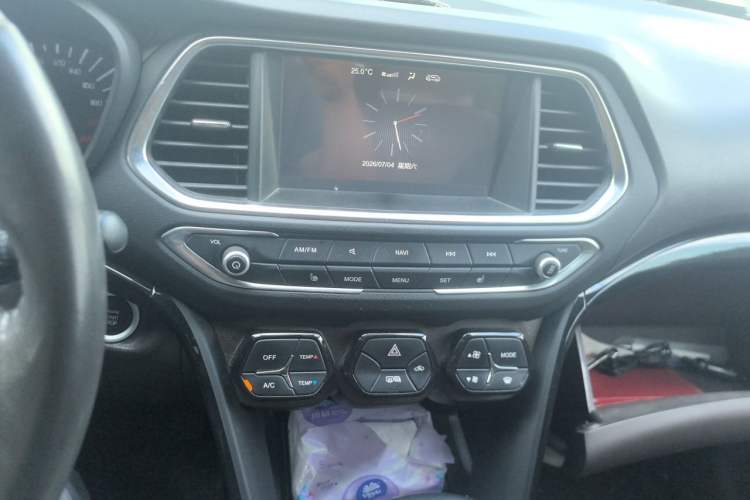 Used GAC Trumpchi GS4 2016 235T G-DCT Luxury Edition Audio And AC Panel