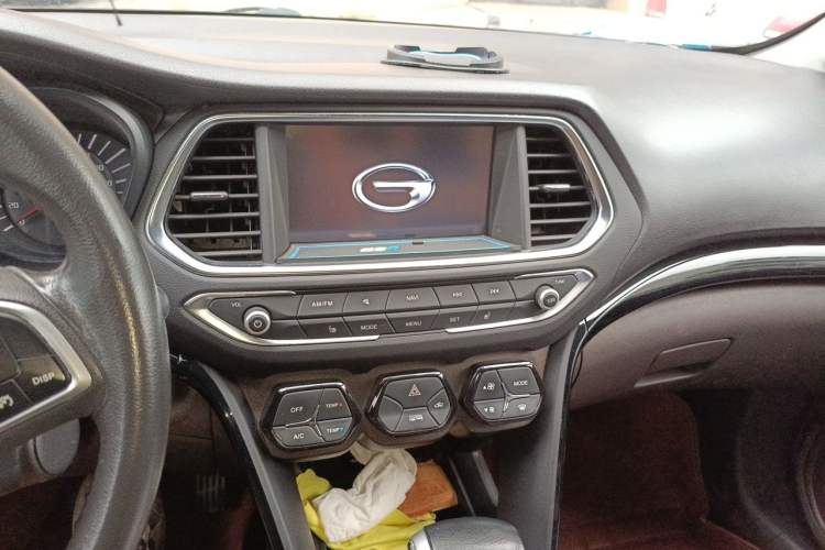 Used GAC Trumpchi GS4 2016 235T G-DCT Luxury Edition Audio And AC Panel