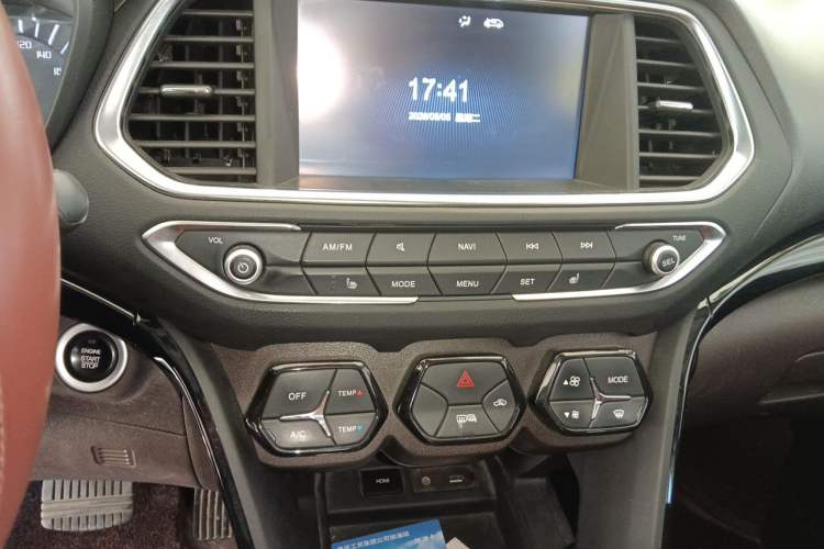 Used GAC Trumpchi GS4 2016 235T G-DCT Luxury Edition Audio And AC Panel