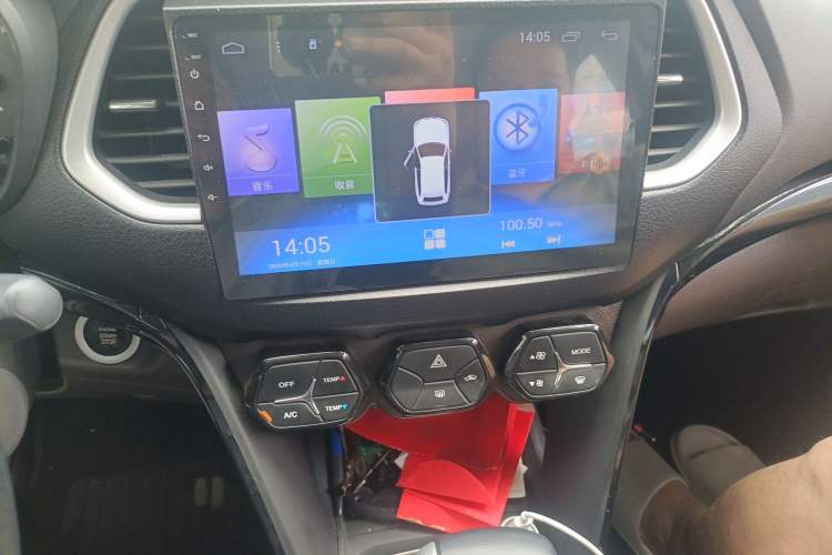 Used GAC Trumpchi GS4 2016 235T G-DCT Elite Edition Audio And AC Panel