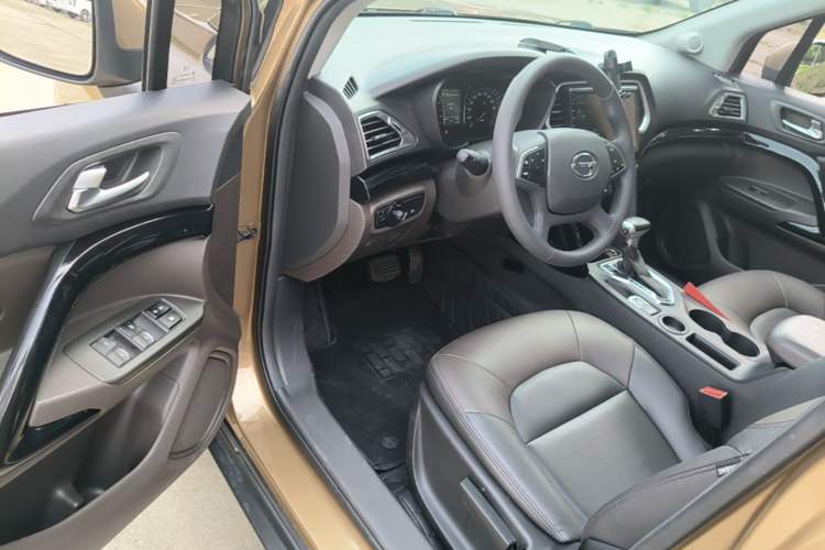Used GAC Trumpchi GS4 2016 235T G-DCT Elite Edition Driver Seat