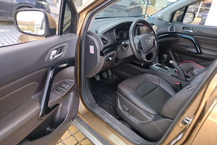 Used GAC Trumpchi GS4 2016 235T Manual Luxury Edition Driver Seat