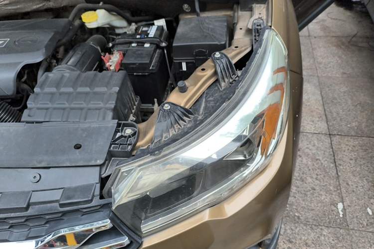 Used GAC Trumpchi GS4 2016 235T G-DCT Luxury Edition Engine Bay Left
