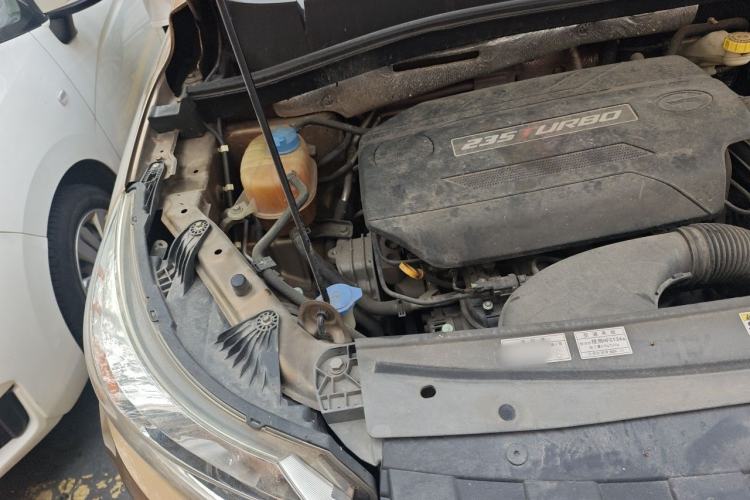 Used GAC Trumpchi GS4 2016 235T Manual Luxury Edition Engine Bay Right