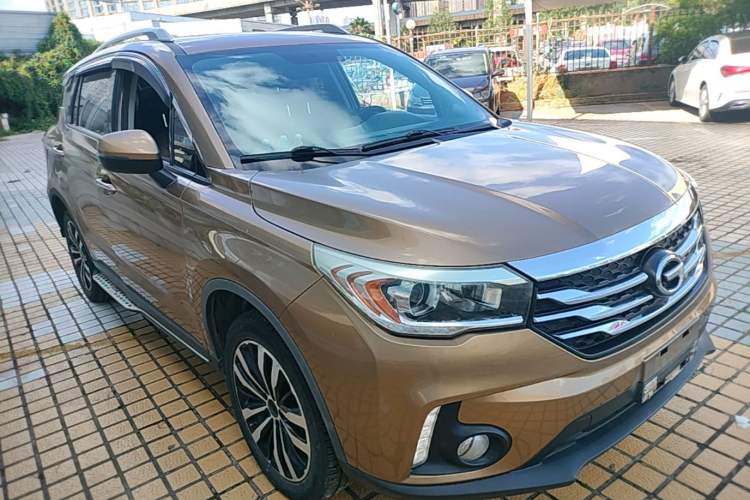 Used GAC Trumpchi GS4 2016 235T Manual Luxury Edition Front Right 45 Deg