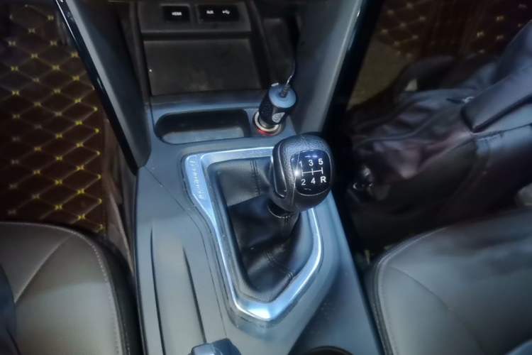 Used GAC Trumpchi GS4 2016 235T Manual Luxury Edition Gear Lever