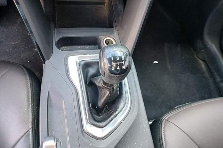Used GAC Trumpchi GS4 2016 235T Manual Luxury Edition Gear Lever