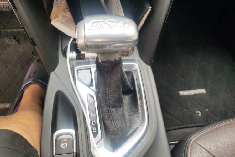 Used GAC Trumpchi GS4 2016 235T G-DCT Luxury Edition Gear Lever
