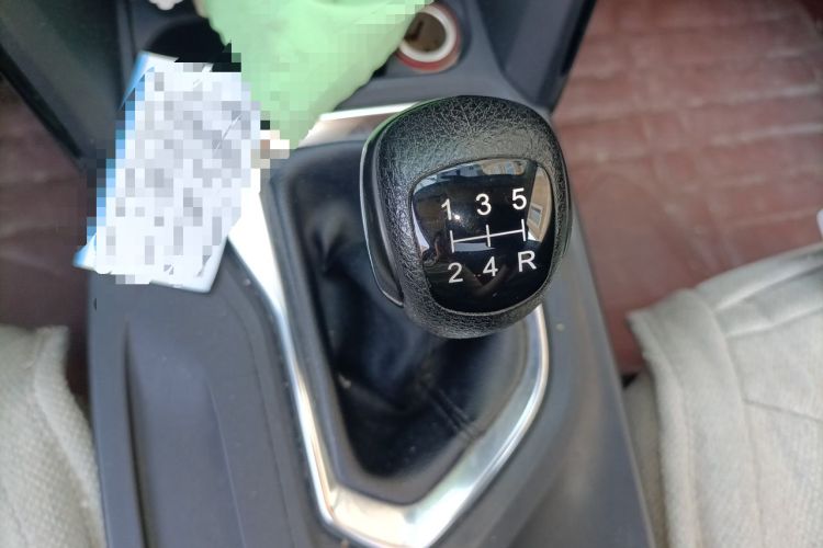 Used GAC Trumpchi GS4 2016 235T Manual Luxury Edition Gear Lever