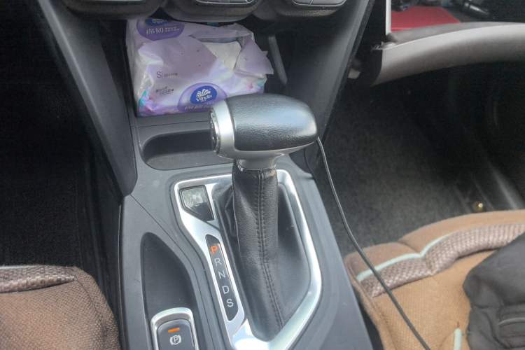 Used GAC Trumpchi GS4 2016 235T G-DCT Luxury Edition Gear Lever