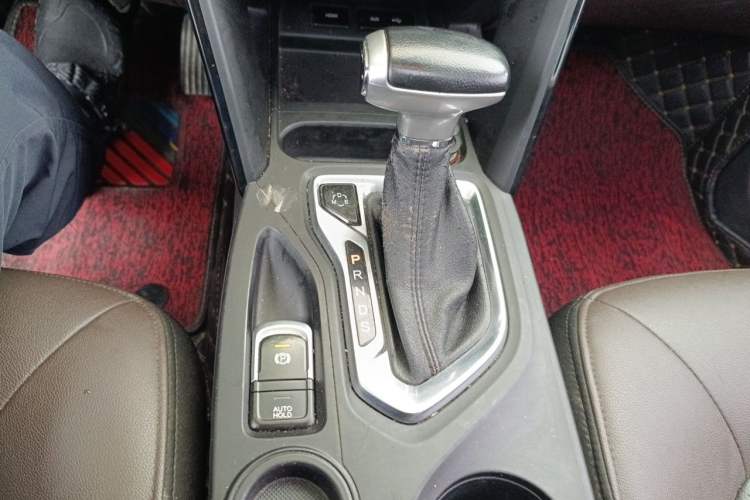 Used GAC Trumpchi GS4 2016 235T G-DCT Luxury Edition Gear Lever